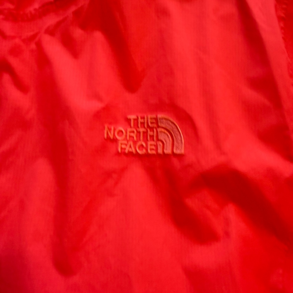 The North Face Women's Venture 2 Jacket in a coral color. L - Picture 7 of 8